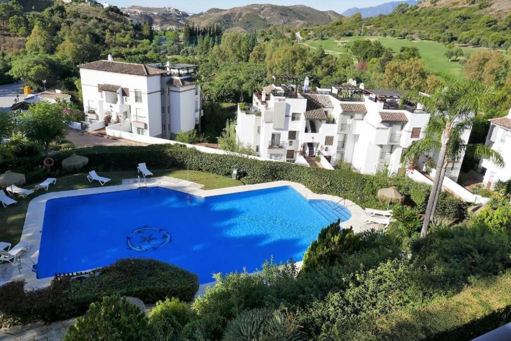 El Lago De Los Arqueros 2 Bedrooms Penthouse En Benahavis Exterior photo